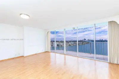 7601 E Treasure Dr #1718, North Bay Village: photo 1 of 40