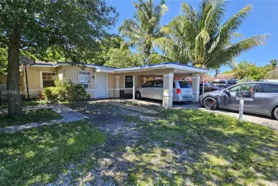 2114 NW 5th St, Pompano Beach: photo 1 of 12