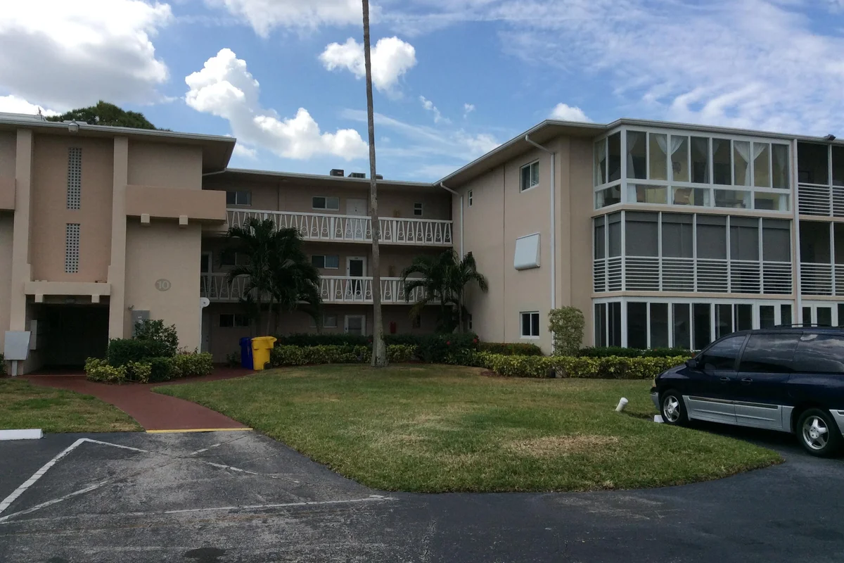 2562 Garden Dr N #204, Lake Worth: photo 1 of 31