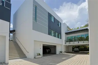 7520 SW 59th Pl #4D, South Miami: photo 1 of 64