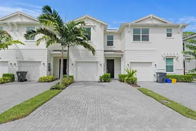 4667 Hollister Ave, Lake Worth: photo 1 of 36