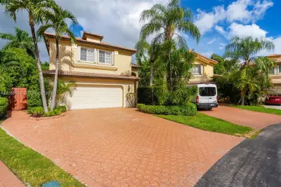 5380 NW 113th Pl, Doral: photo 1 of 42