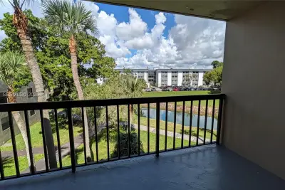10865 SW 112th Ave #312, Miami: photo 1 of 22