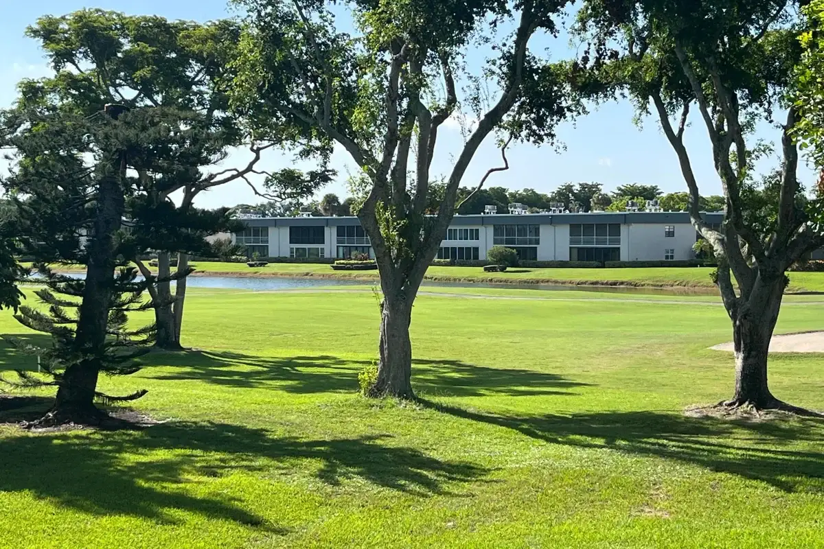 93 Normandy B, Delray Beach: photo 1 of 22