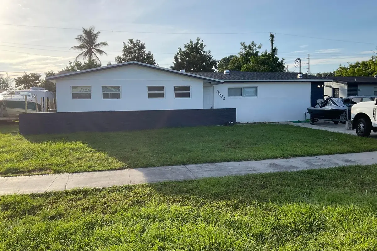5662 Parke Ave, West Palm Beach: photo 1 of 24