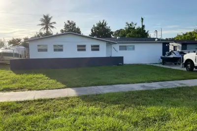 5662 Parke Ave, West Palm Beach: photo 1 of 24