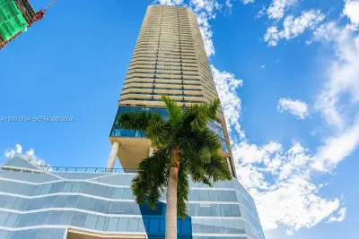 398 NE 5th St #3218, Miami: photo 1 of 16