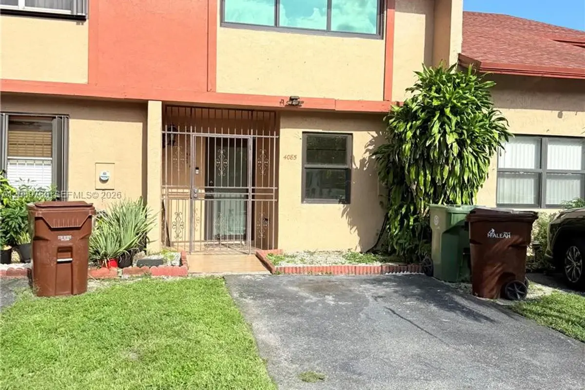 4085 W 8th Ct #82, Hialeah: photo 1 of 32