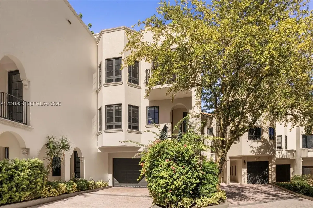3471 Main Hwy #1204, Miami: photo 1 of 45