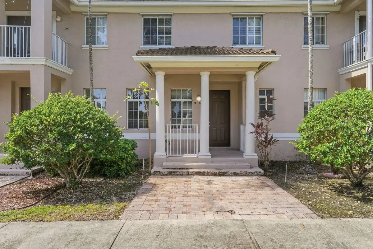 14052 SW 272nd St, Homestead: photo 1 of 31