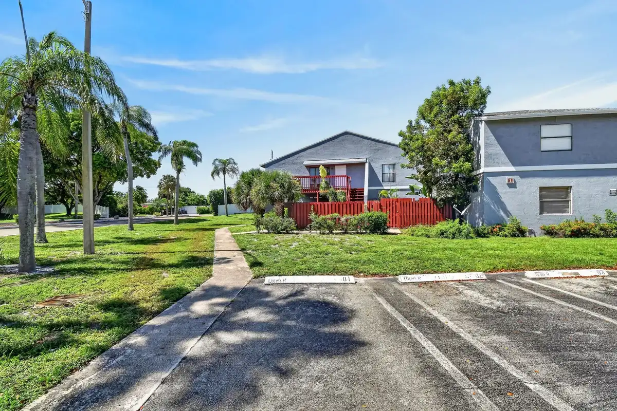 1 Crossings Cir #C, Boynton Beach: photo 1 of 24