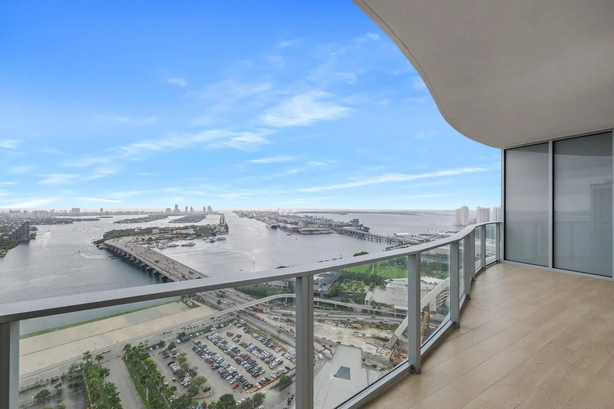 1400 Biscayne Blvd #4003, Miami: photo 1 of 61
