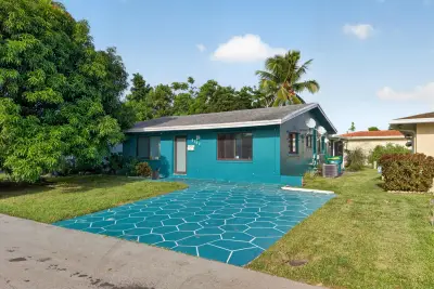 6102 NW 69th Ave, Tamarac: photo 1 of 35