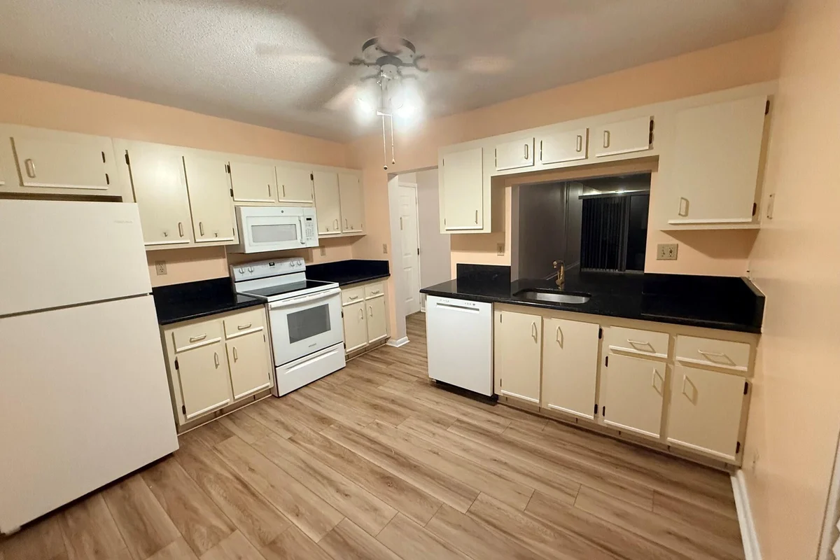 7406 Woodmont Ave #106, Tamarac: photo 1 of 13