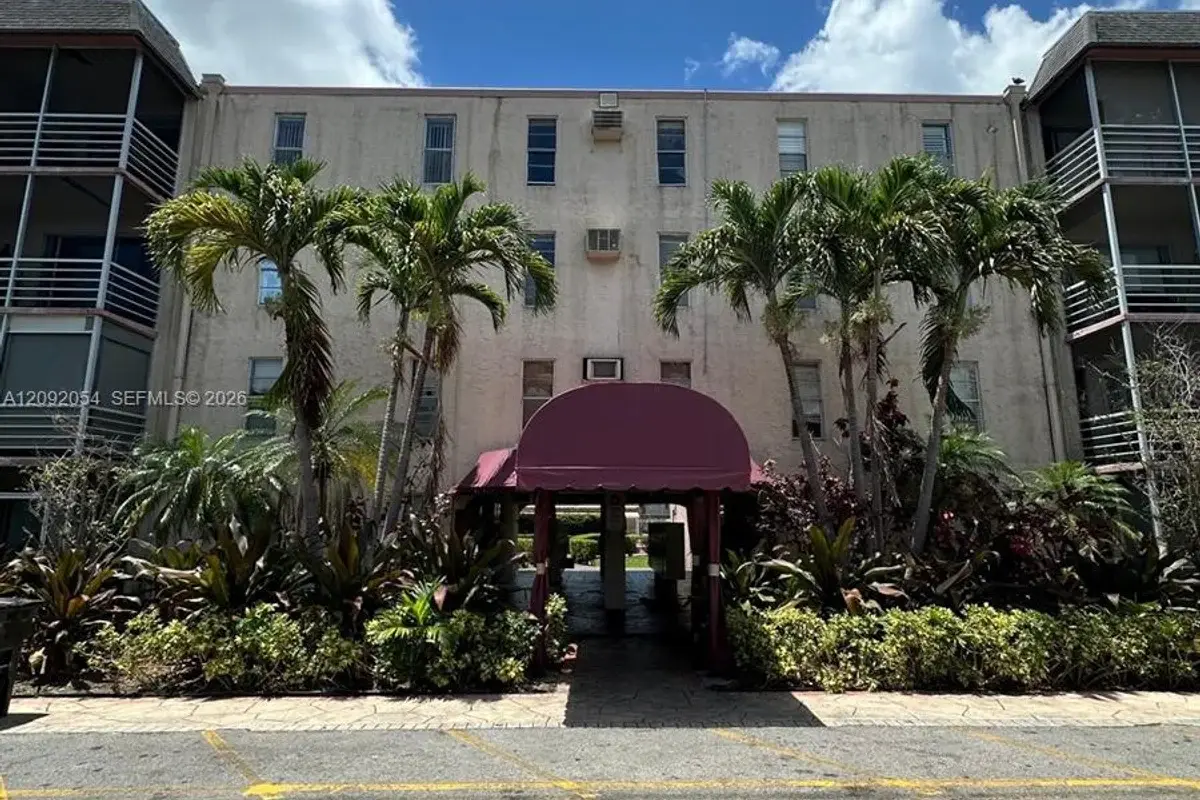 2800 NW 56th Ave #G201, Lauderhill: photo 1 of 10