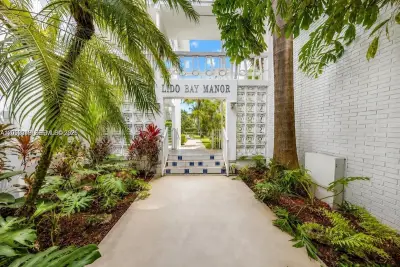 1631 NE 114th St #307, Miami: photo 1 of 40