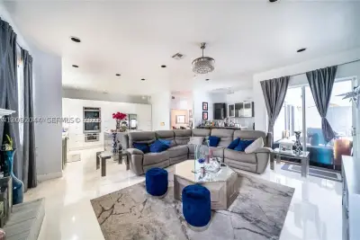 5303 SW 111th Ter, Davie: photo 1 of 4