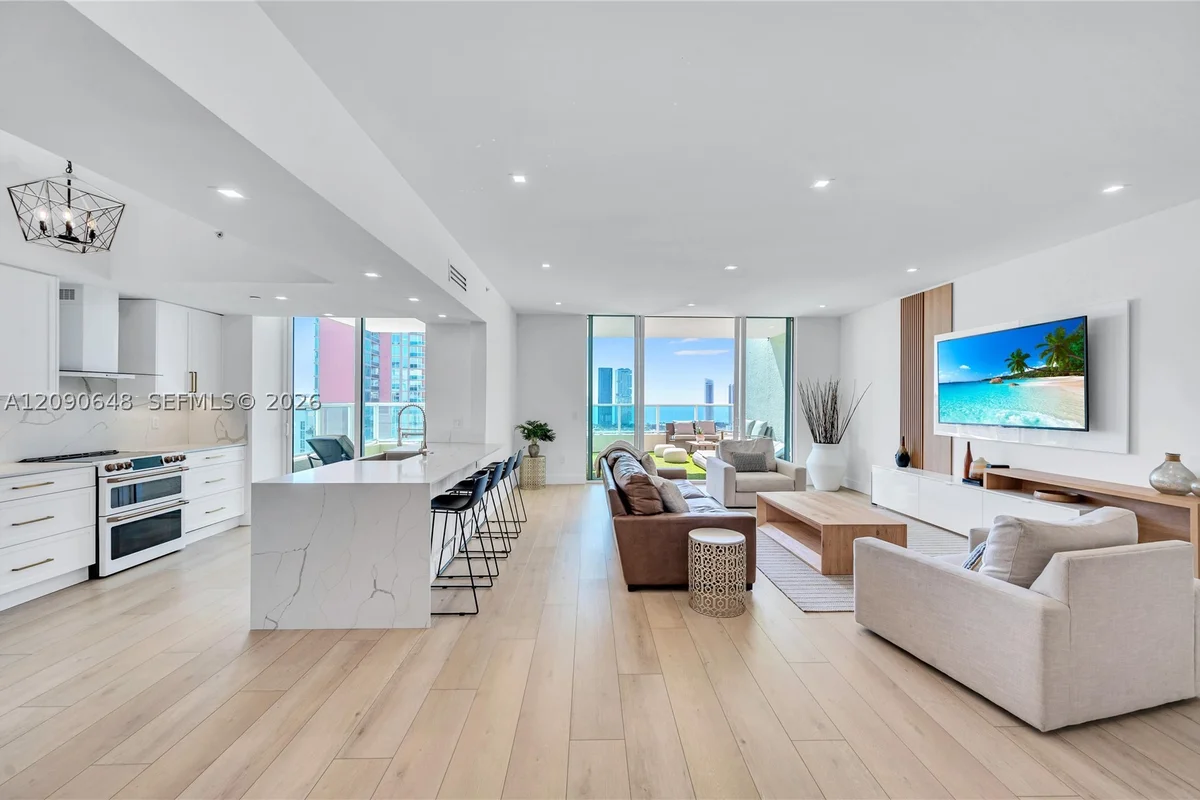 3330 NE 190th St #UPH11, Aventura: photo 1 of 76