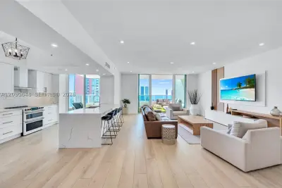 3330 NE 190th St #UPH11, Aventura: photo 1 of 76