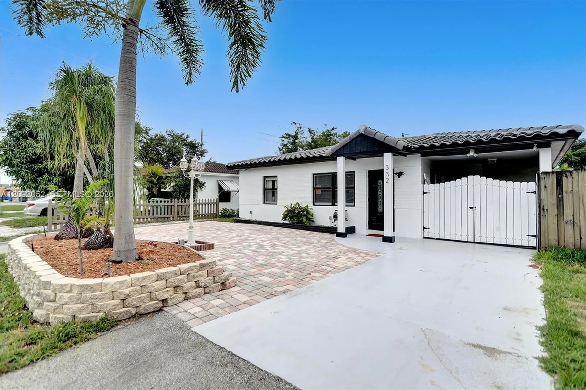 332 NW 45th St, Fort Lauderdale: photo 1 of 24