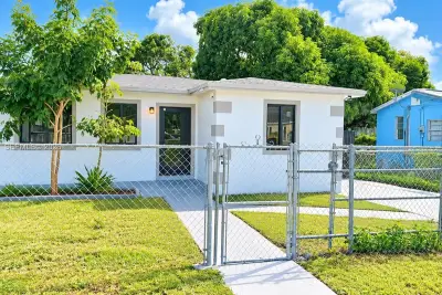 10260 SW 173rd St, Miami: photo 1 of 23