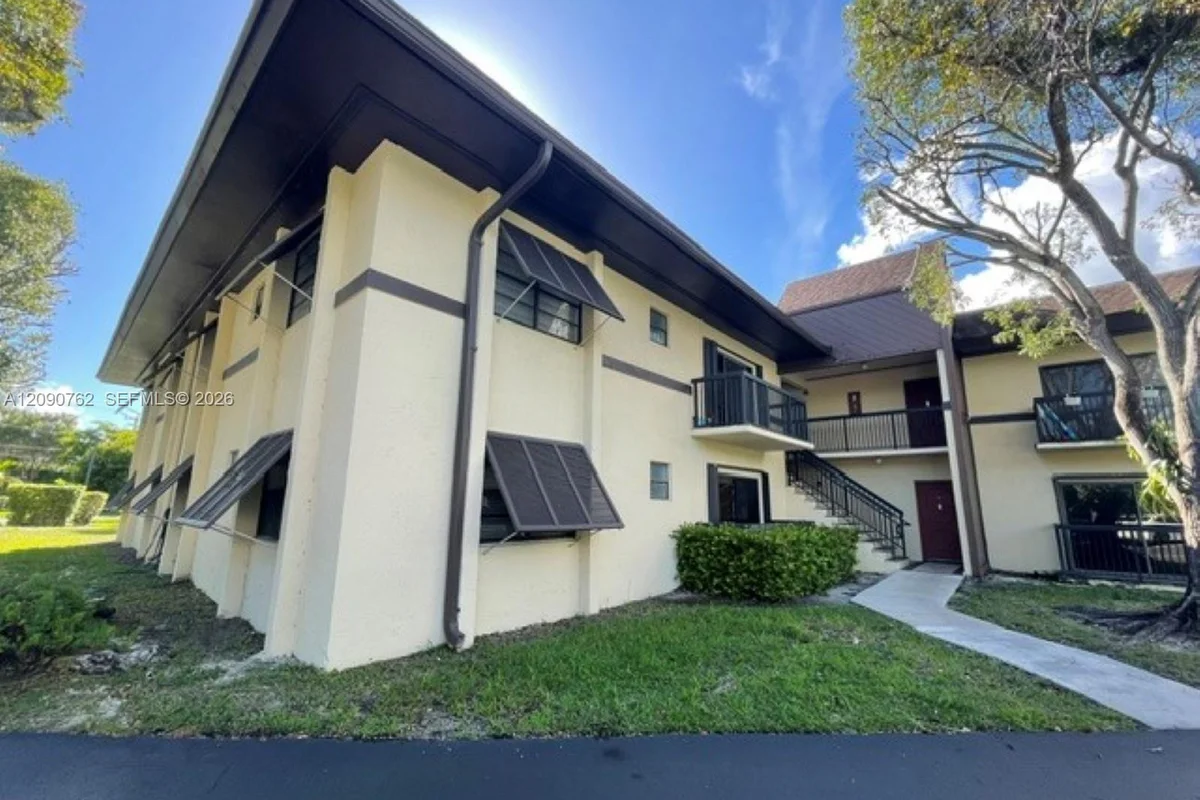 7915 SW 86th St #701, Miami: photo 1 of 24