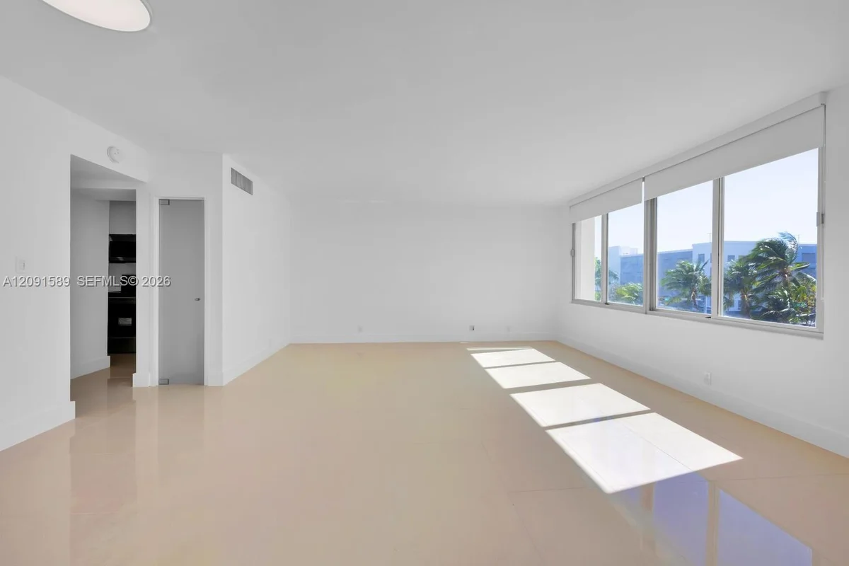 1000 West Ave #301, Miami Beach: photo 1 of 18
