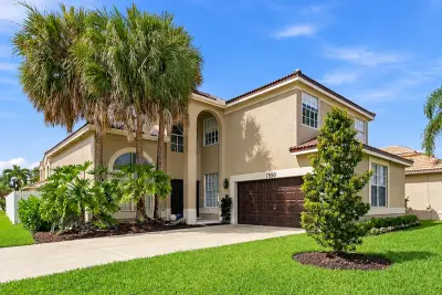 7550 Normande Ct, Margate: photo 1 of 46