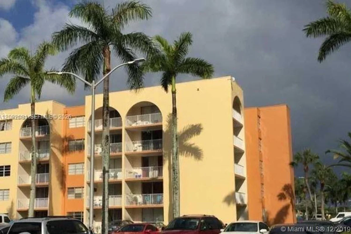 6970 NW 186th St #3-511, Hialeah: photo 1 of 19