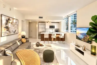 1300 Brickell Bay Dr #801, Miami: photo 1 of 55
