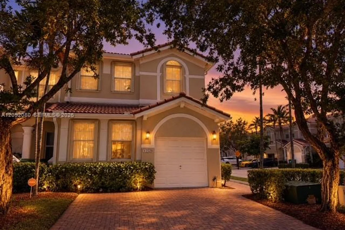 12529 SW 124th Ct, Miami: photo 1 of 22