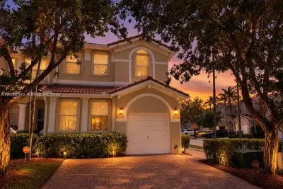 12529 SW 124th Ct, Miami: photo 1 of 22