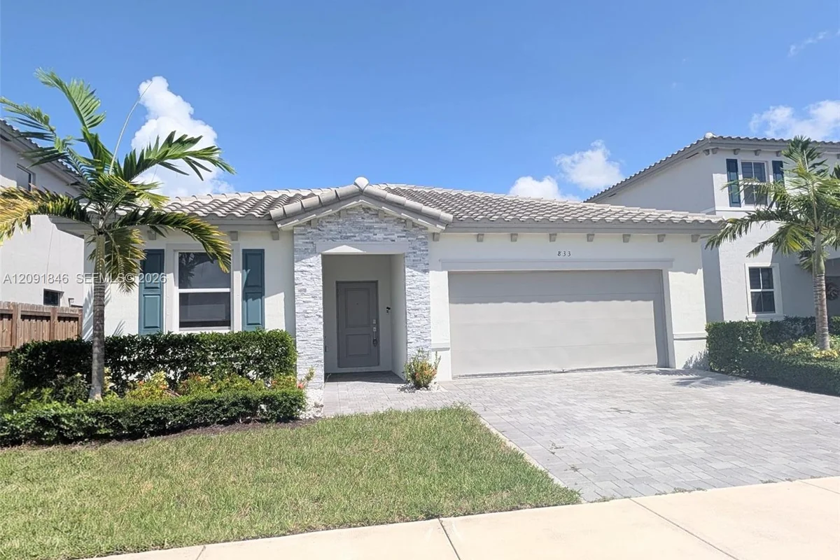 833 SE 26th Rd, Homestead: photo 1 of 9