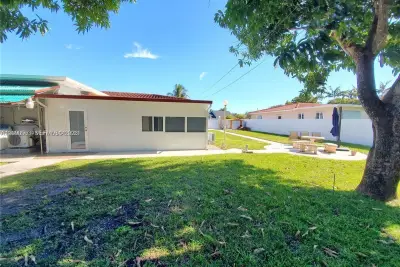 140 Iroquois St #A, Miami Springs: photo 1 of 30