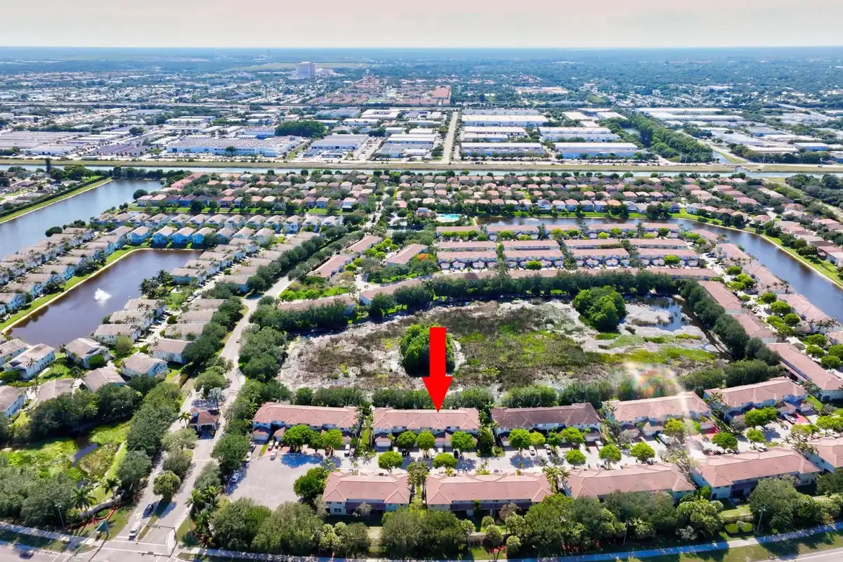 2364 Center Stone Ln, Riviera Beach: photo 1 of 38