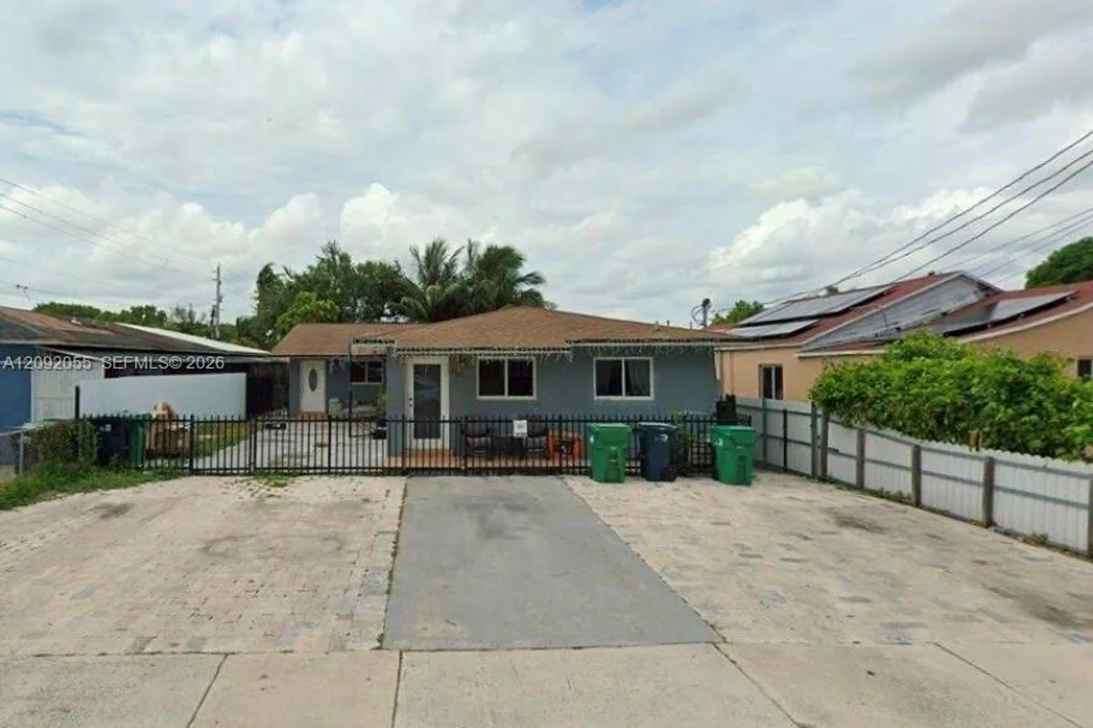 Home in Miami: photo 1 of 3