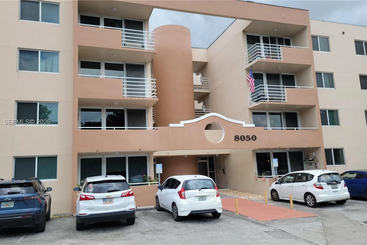 8050 NW 8th St #1407, Miami: photo 1 of 28