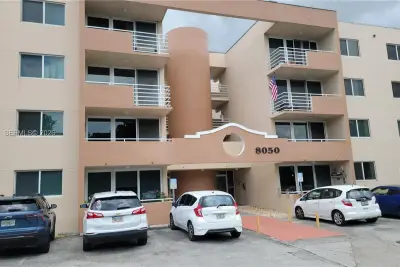 8050 NW 8th St #1407, Miami: photo 1 of 28