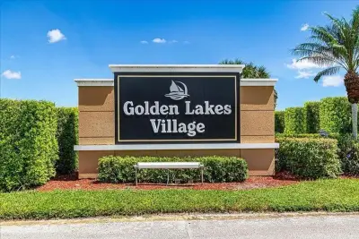 160 Lake Frances Dr, West Palm Beach: photo 1 of 23