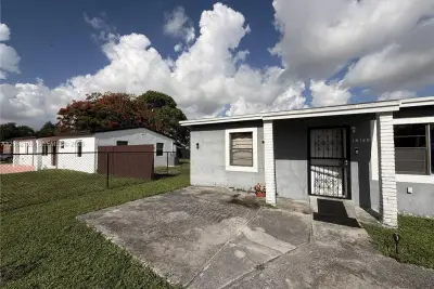 16140 NW 28th Ct, Miami Gardens: photo 1 of 23