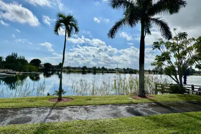 960 Crystal Lake #206, Deerfield Beach: photo 1 of 16