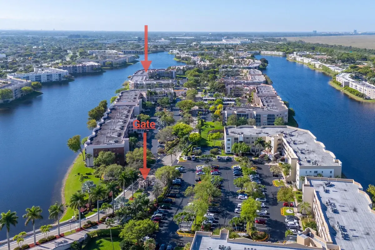 7396 Granville Dr #104, Tamarac: photo 1 of 32