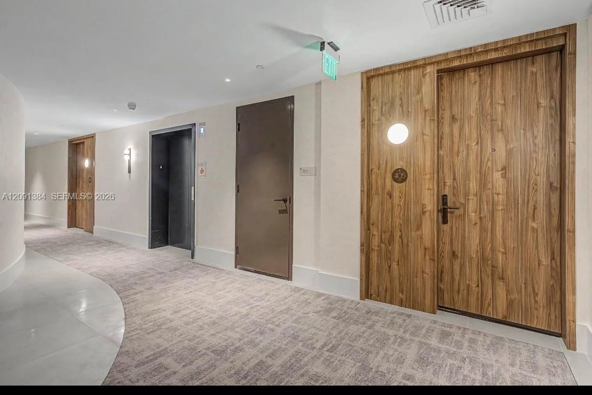2200 Brickell Ave #405, Miami: photo 1 of 31
