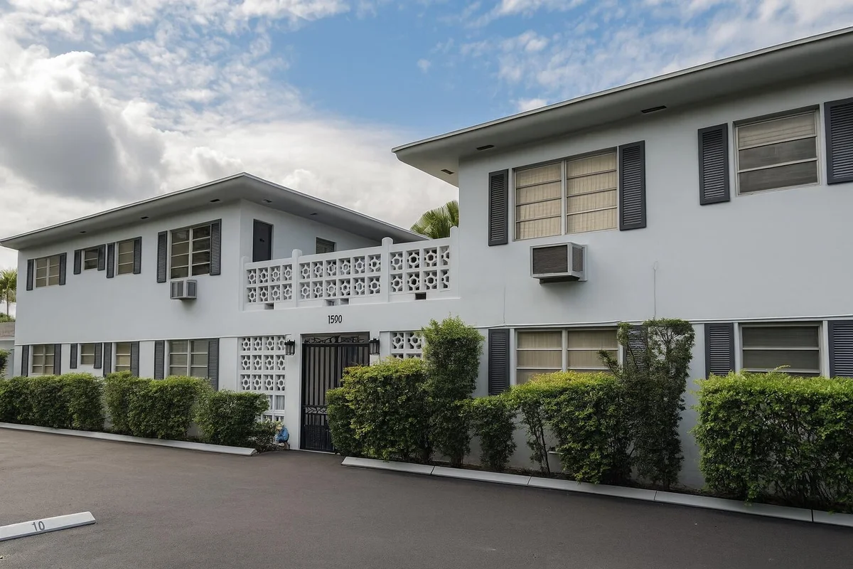 1500 S 20th Ave #1-10, Hollywood: photo 1 of 1