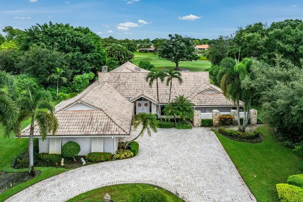 9 Alnwick Rd, Palm Beach Gardens: photo 1 of 44