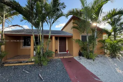 30486 SW 162nd Pl, Homestead: photo 1 of 40