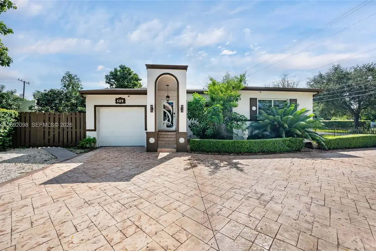 589 Miller Dr, Miami Springs: photo 1 of 32