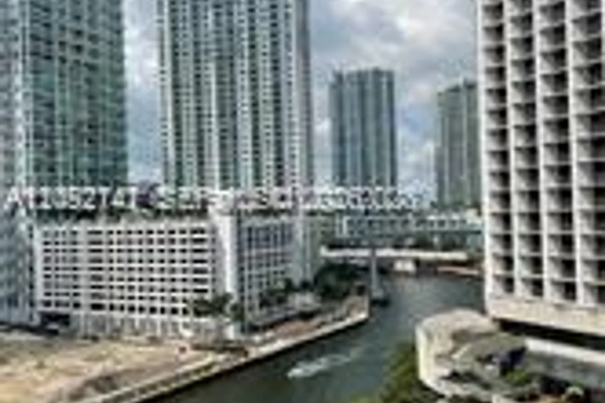 200 Biscayne Boulevard Way #901, Miami: photo 1 of 18