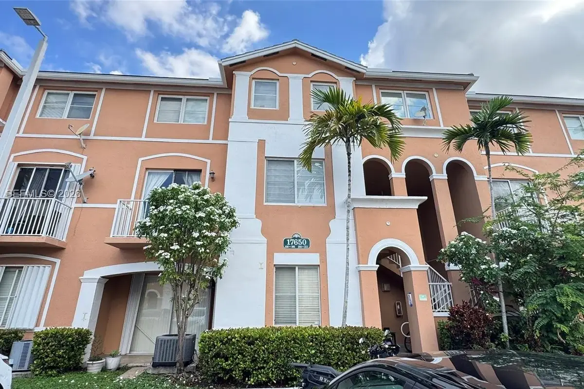 17650 NW 73rd Ave #104-18, Hialeah: photo 1 of 26