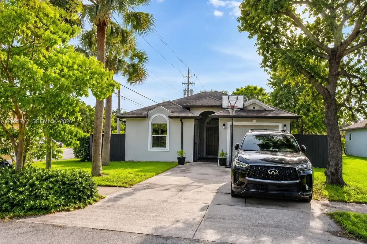 901 NW 1st Ave, Fort Lauderdale: photo 1 of 25